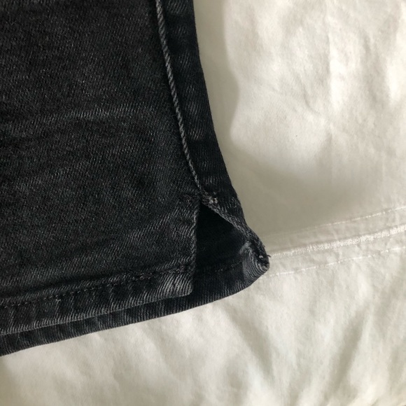 BLACK JEAN SHORTS - Picture 3 of 4